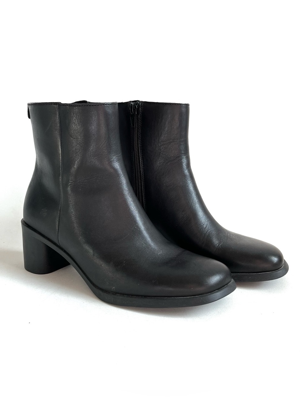 Camper Meda Black Leather Ankle Bootie size 39EU/8.5US